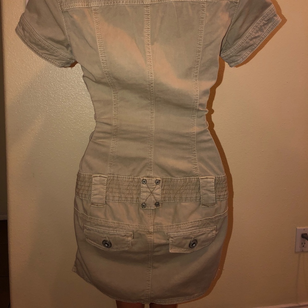 Guess - Picture 3 of 3